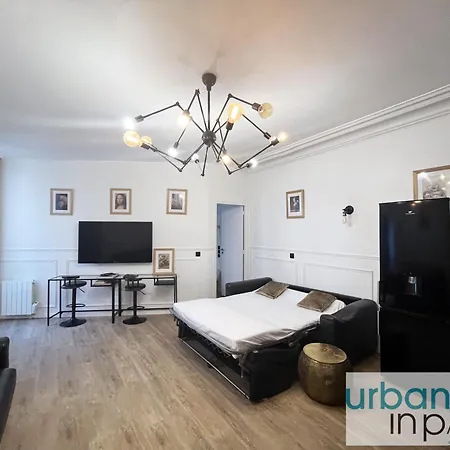 Urban Flat 107 - Sublime 4 Bedroom Opera *