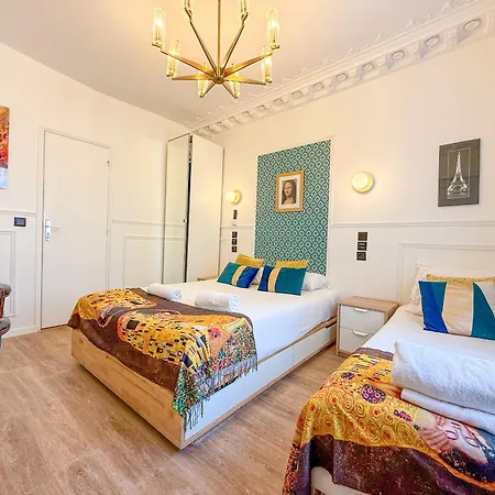 Urban Flat 107 - Sublime 4 Bedroom Opera