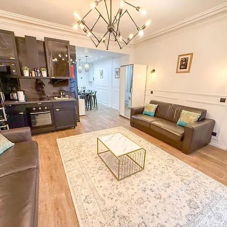 Urban Flat 107 - Sublime 4 Bedroom Opera