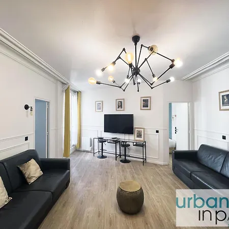 Urban Flat 107 - Sublime 4 Bedroom Opera Apartment *